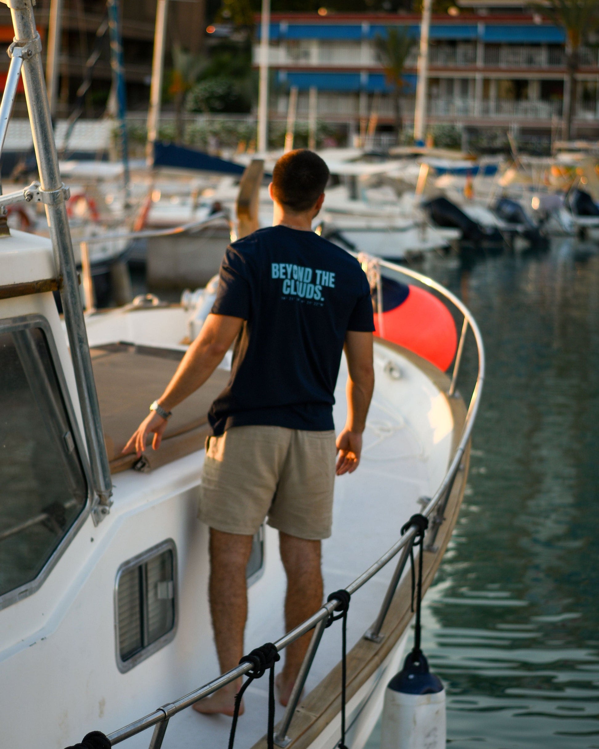 CAMISETA HOMBRE ALGODÓN ORGÁNICO ESTILO MEDITERRANEO BEYOND THE CLOUDS